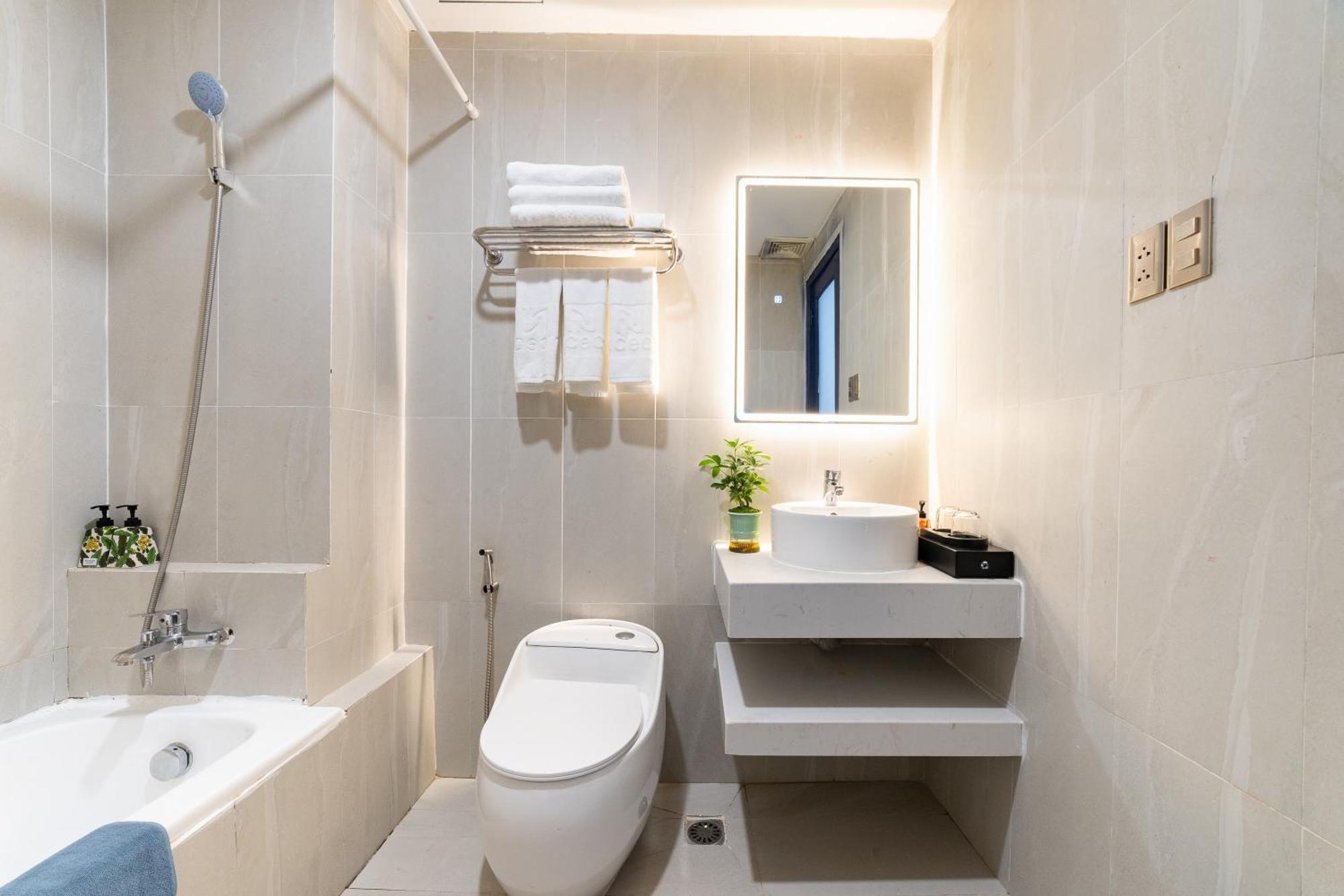 Nicecy Nganha Hotel Ho Chi Minh City Exterior photo
