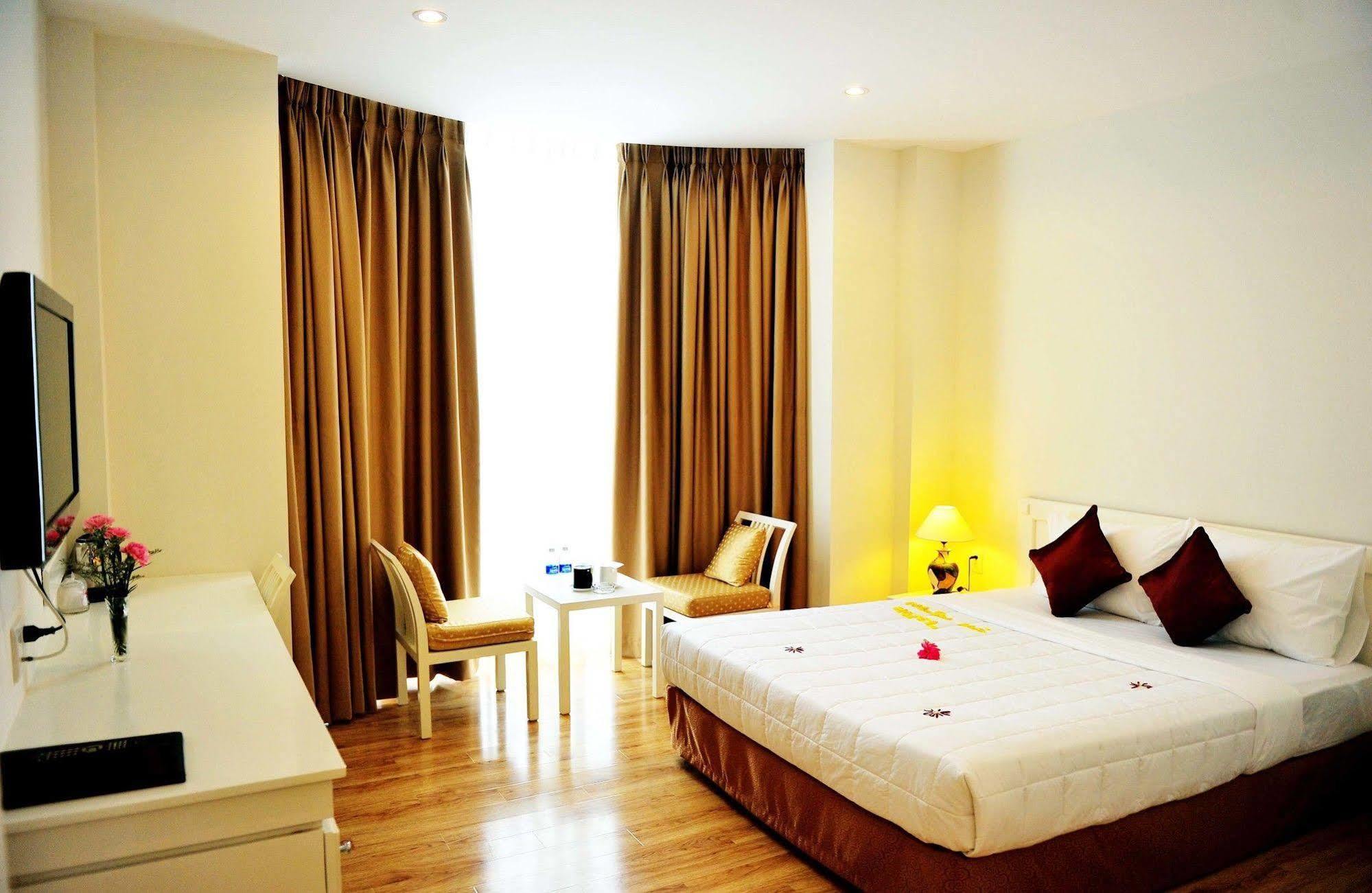Nicecy Nganha Hotel Ho Chi Minh City Exterior photo